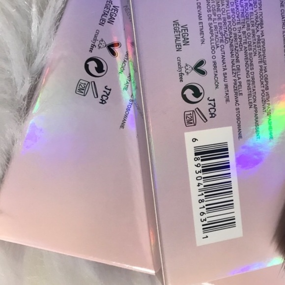 ✨x2 ABH GLOW 'Aura'palette w/Abh meshbag/ fanbrush - Picture 7 of 8